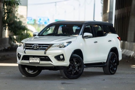 2017 TOYOTA Fortuner