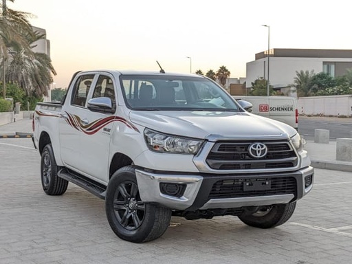 2021 TOYOTA Hilux, 