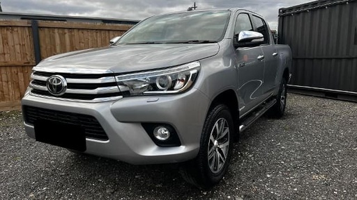 2017 TOYOTA Hilux, 