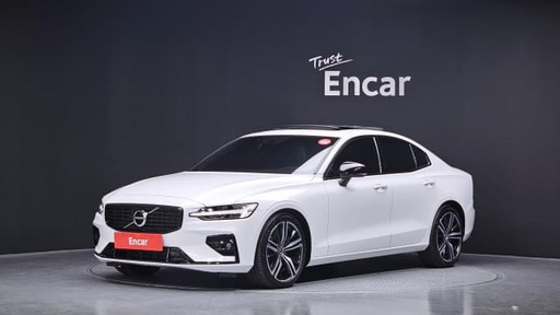 2022 VOLVO S60