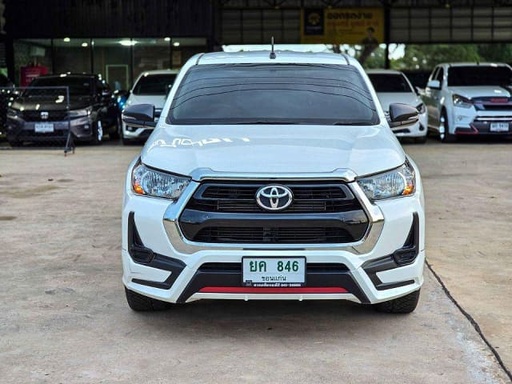 2022 TOYOTA Hilux, 