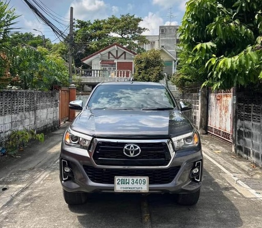 2019 TOYOTA Hilux