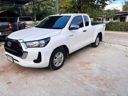 2024 TOYOTA Hilux