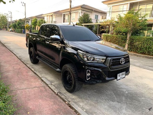 2019 TOYOTA Hilux