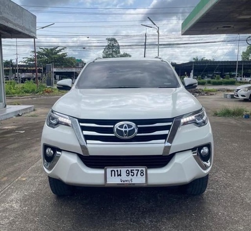 2017 TOYOTA Fortuner