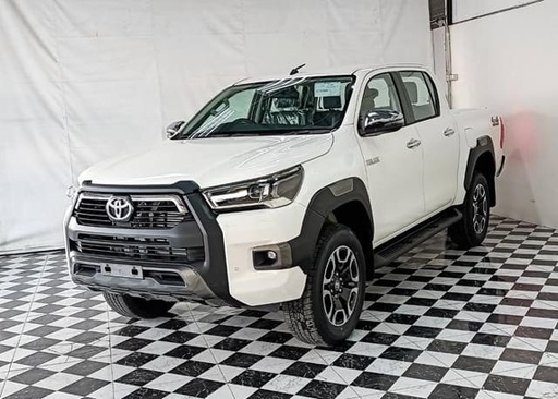 2024 TOYOTA Hilux