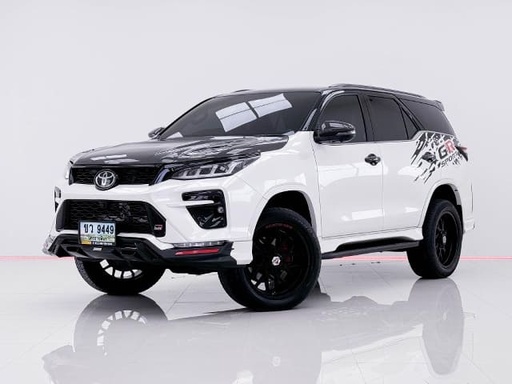 2022 TOYOTA Fortuner