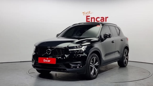 2019 VOLVO XC40