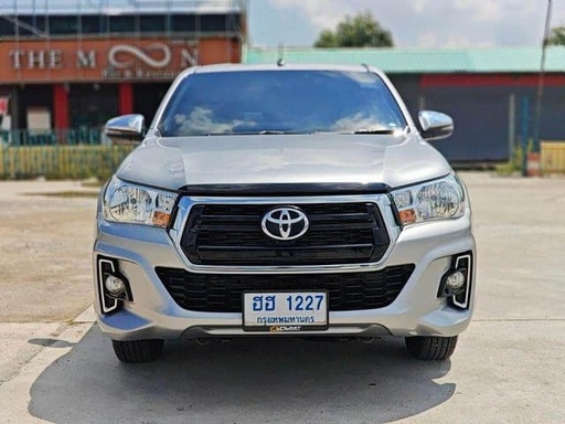 2019 TOYOTA Hilux