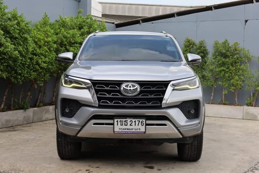 2020 TOYOTA Fortuner