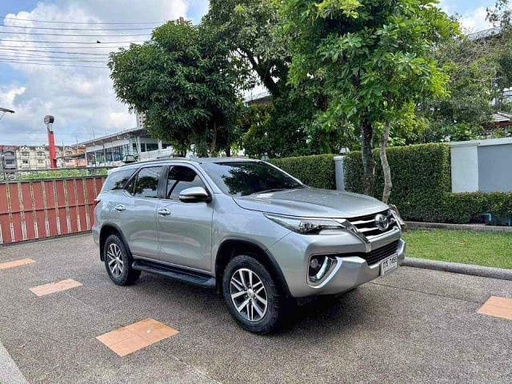 2017 TOYOTA Fortuner