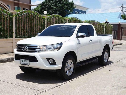 2017 TOYOTA Hilux