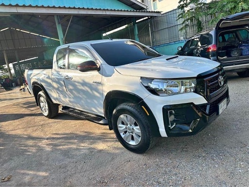 2019 TOYOTA Hilux