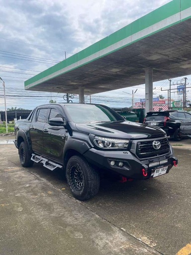 2019 TOYOTA Hilux