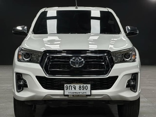 2019 TOYOTA Hilux