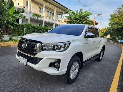 2019 TOYOTA Hilux