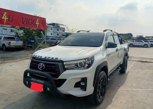 2019 TOYOTA Hilux