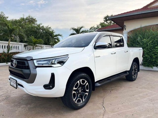 2021 TOYOTA Hilux