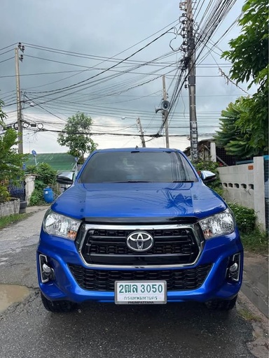 2019 TOYOTA Hilux