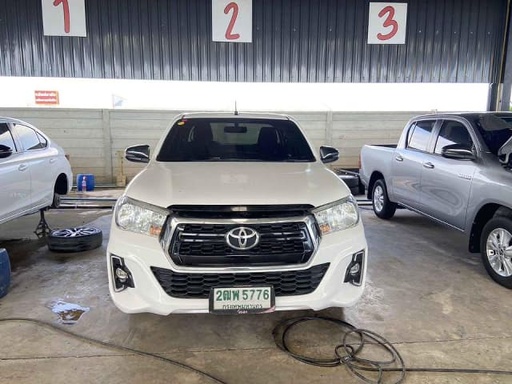 2019 TOYOTA Hilux