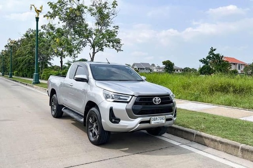 2020 TOYOTA Hilux