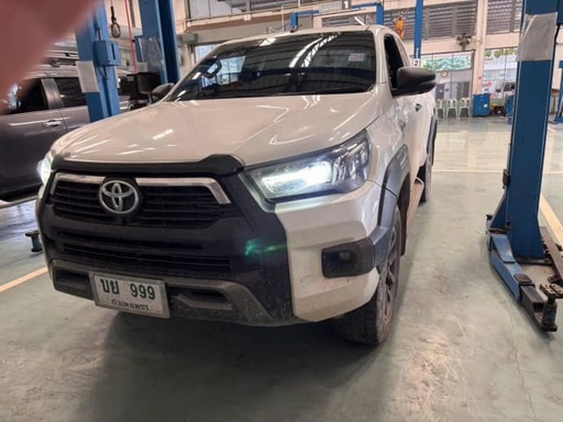 2021 TOYOTA Hilux