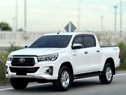 2019 TOYOTA Hilux