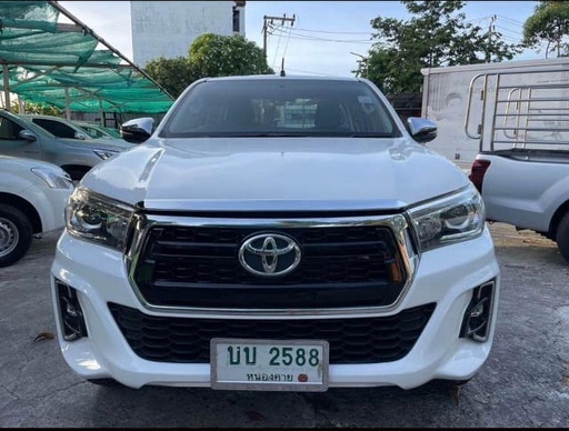 2019 TOYOTA Hilux