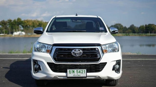 2019 TOYOTA Hilux