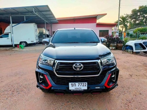 2019 TOYOTA Hilux