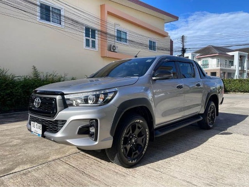 2020 TOYOTA Hilux