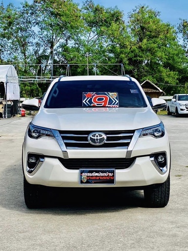 2019 TOYOTA Fortuner