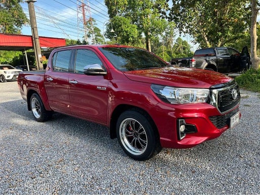 2019 TOYOTA Hilux