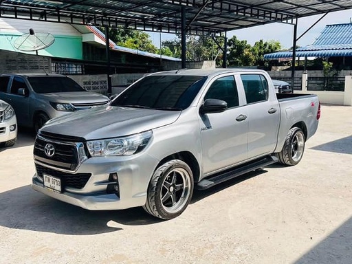 2020 TOYOTA Hilux