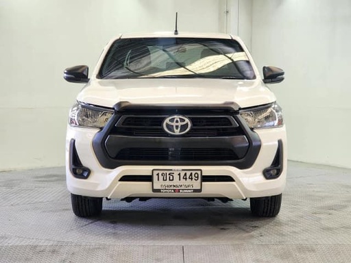 2020 TOYOTA Hilux