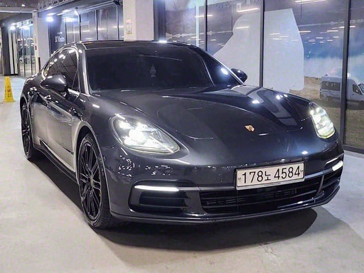 2017 Porsche Panamera