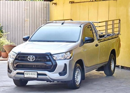 2024 TOYOTA Hilux