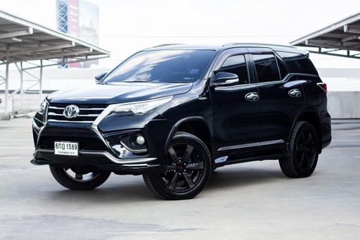 2017 TOYOTA Fortuner