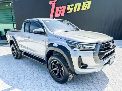 2020 TOYOTA Hilux