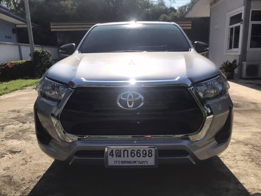 2024 TOYOTA Hilux