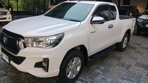 2019 TOYOTA Hilux