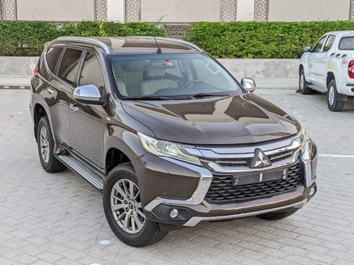 2017 MITSUBISHI Montero, 