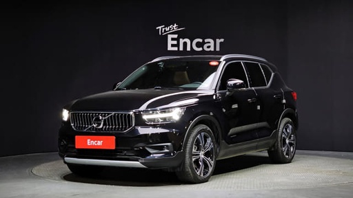 2020 VOLVO XC40