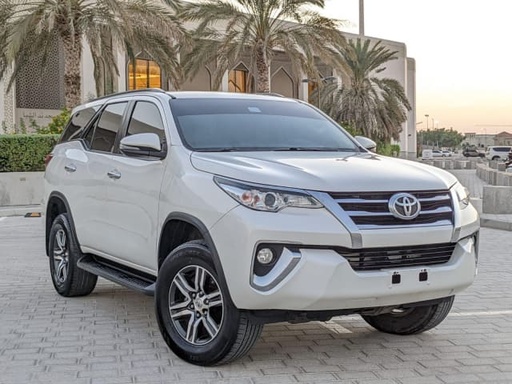 2018 TOYOTA Fortuner