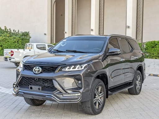 2019 TOYOTA Fortuner