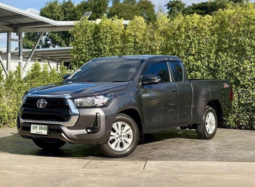 2024 TOYOTA Hilux