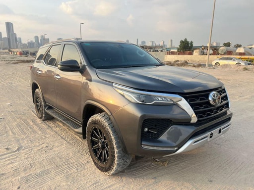 2020 TOYOTA Fortuner