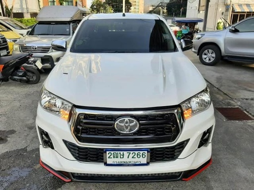 2019 TOYOTA Hilux
