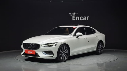 2023 VOLVO S60