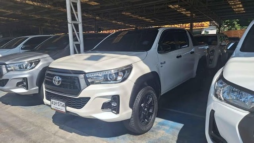 2019 TOYOTA Hilux